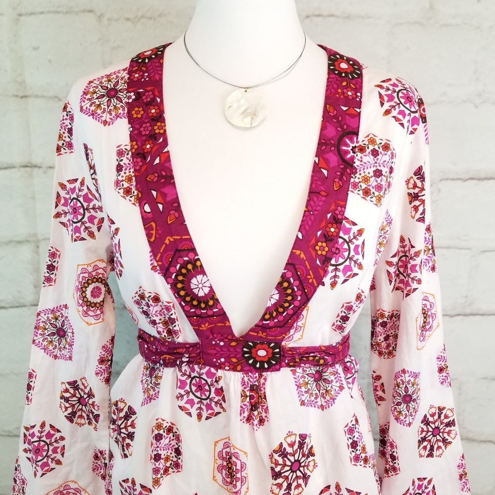 π¨π¦ V-Neck Snowflake Tunic Top - Picture 2 of 8
